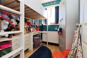 CAMPERNELL CLOSE- click for photo gallery